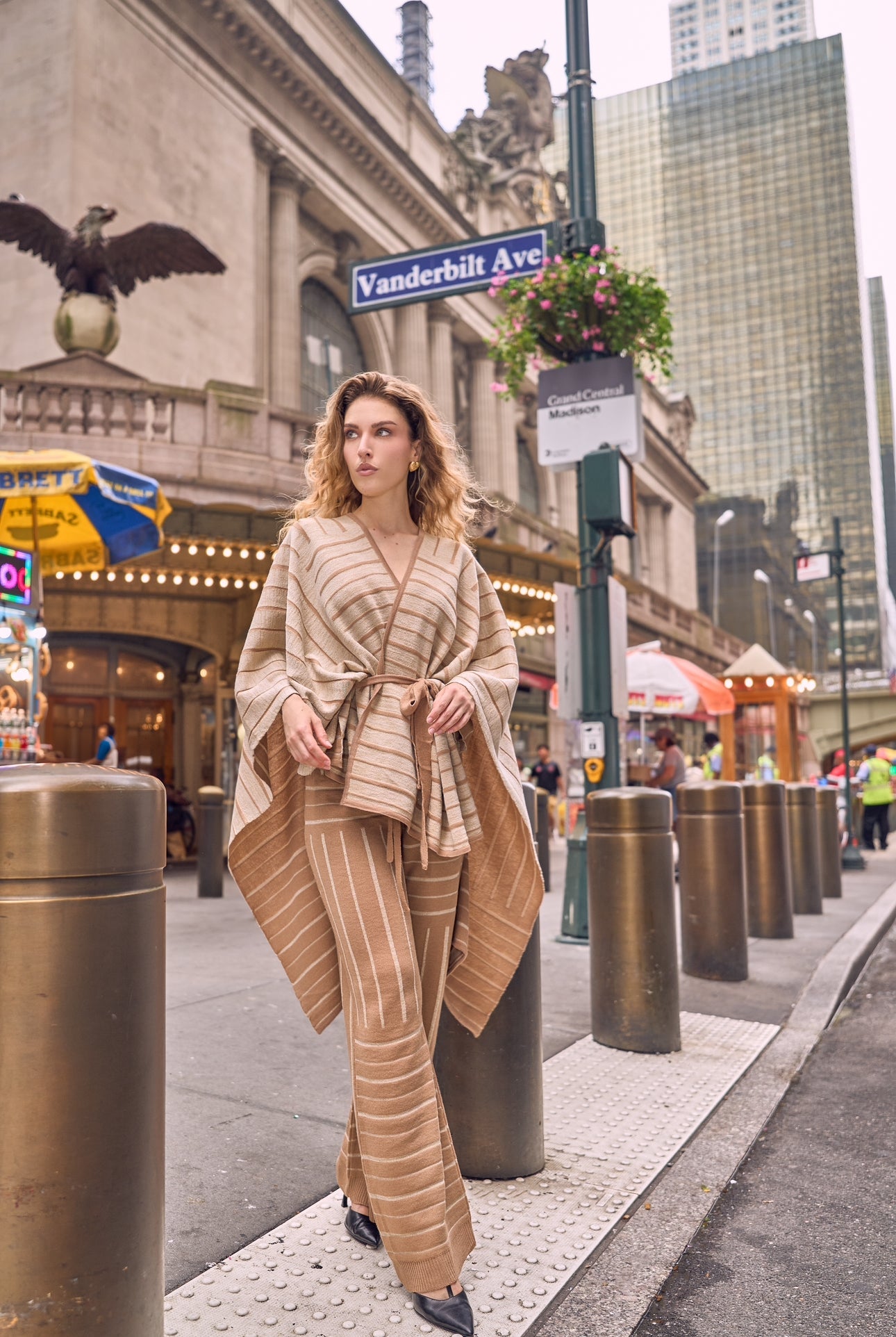 NOBU BEIGE-GOLD PANTS AND SHAWL SET