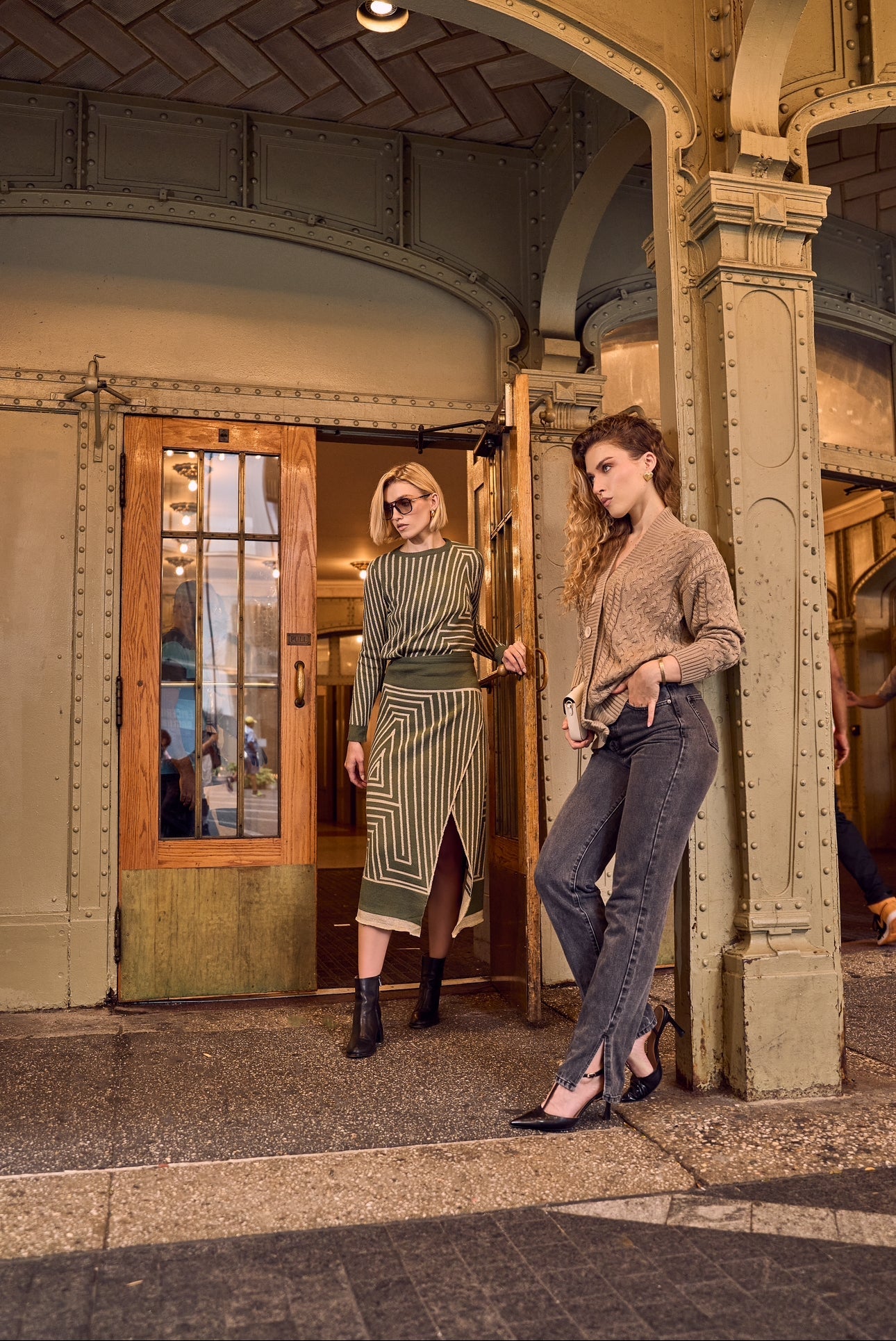 TAO GREEN-GOLD SWEATER