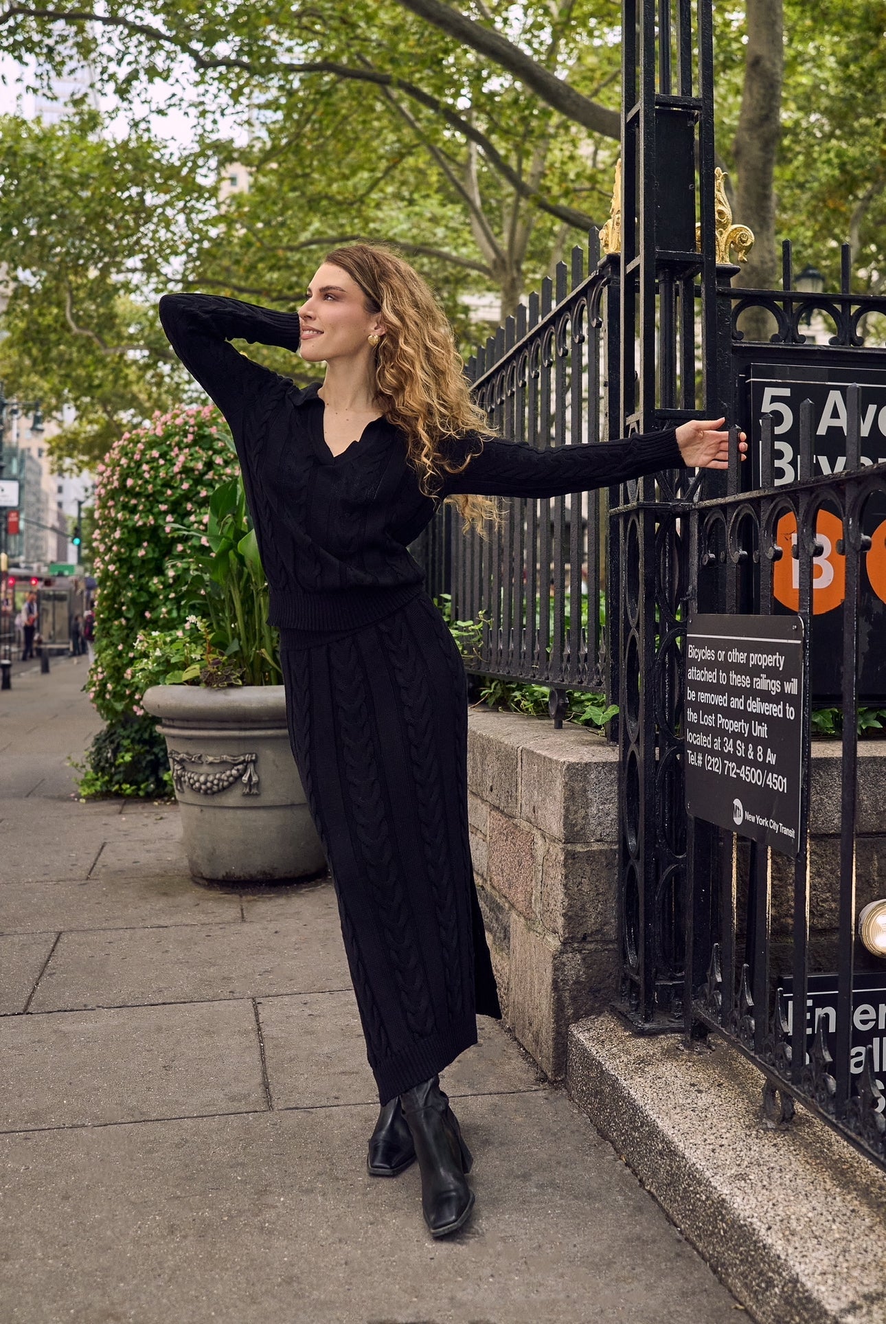 BALTHAZAR BLACK SKIRT AND SWEATER SET